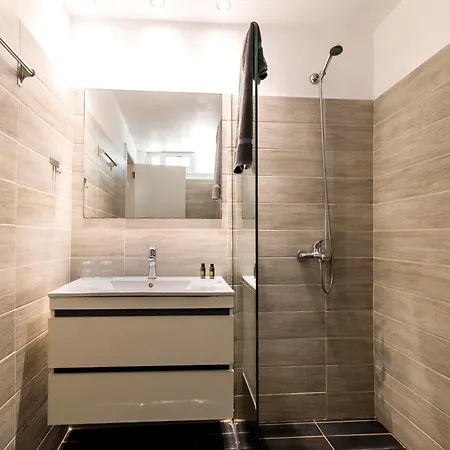 Lefka & Aparthotel 2*