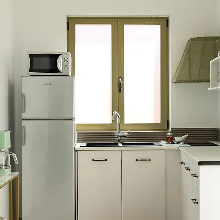 Lefka & Aparthotel 2*