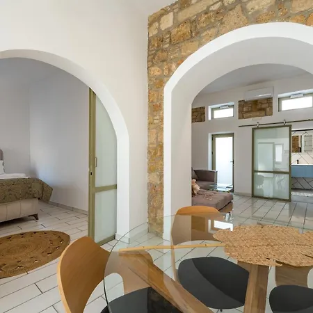 Aparthotel Lefka & 2*