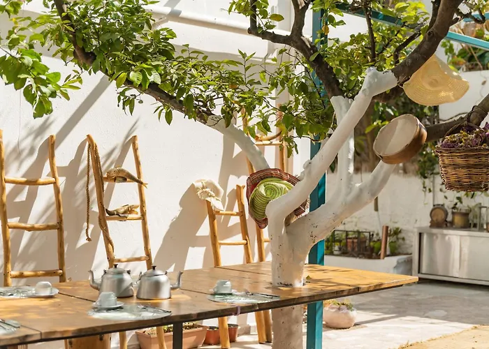 Lefka & Apart Otel 2*