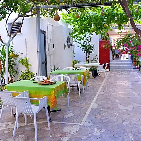 Lefka & Aparthotel 2*