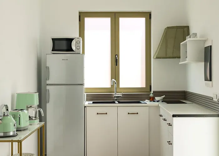 Lefka & Apartahotel 2*