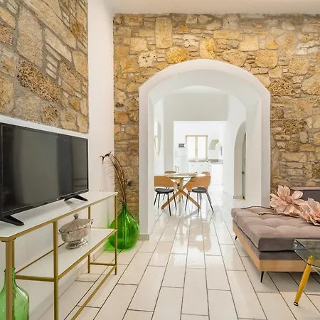 Aparthotel Lefka &