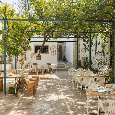 Lefka & Aparthotel
