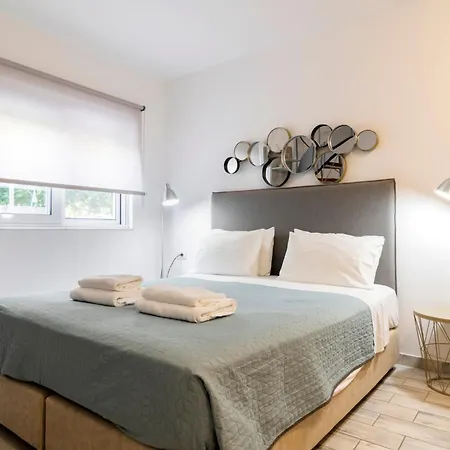 Lefka & Aparthotel 2*